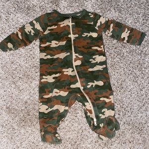 0-3 month camo footie